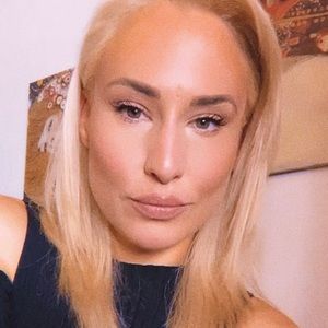 Meet your Posher, Claire-Rhiannon Adams